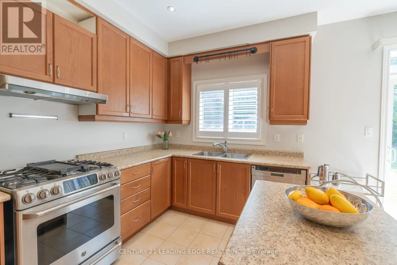 1163 STUFFLES CRESCENT