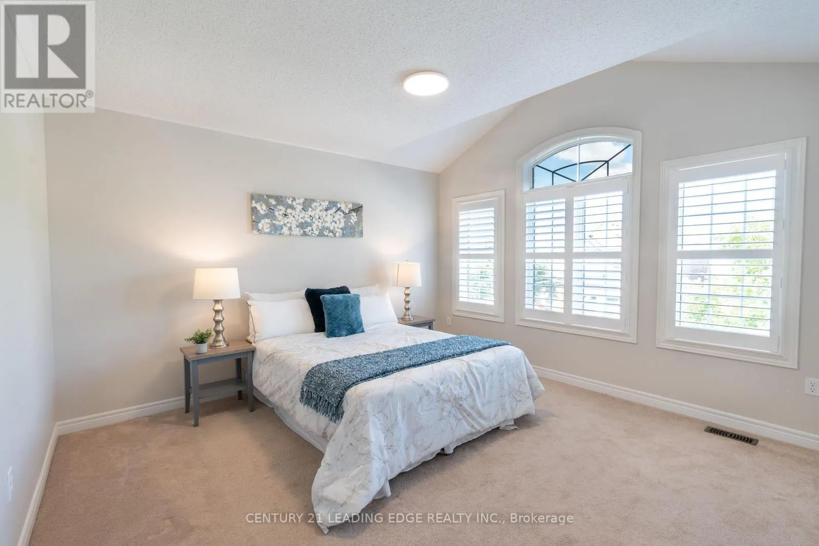 1163 STUFFLES CRESCENT