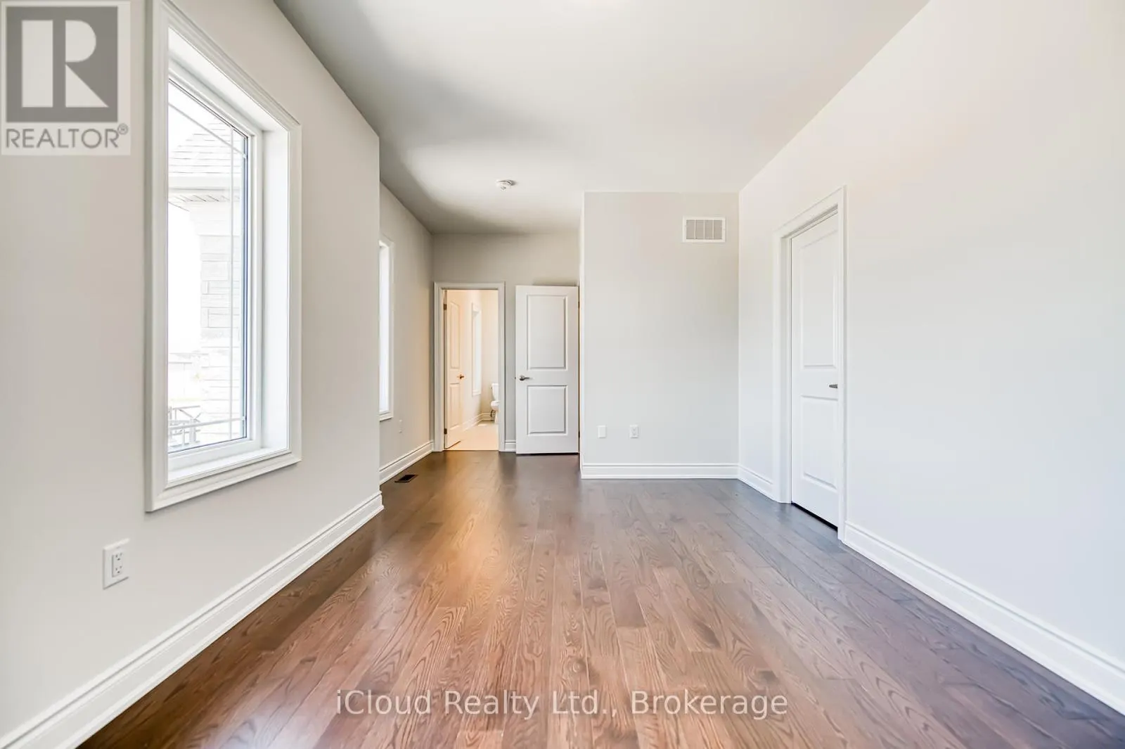 160 WINTHROP CRESCENT