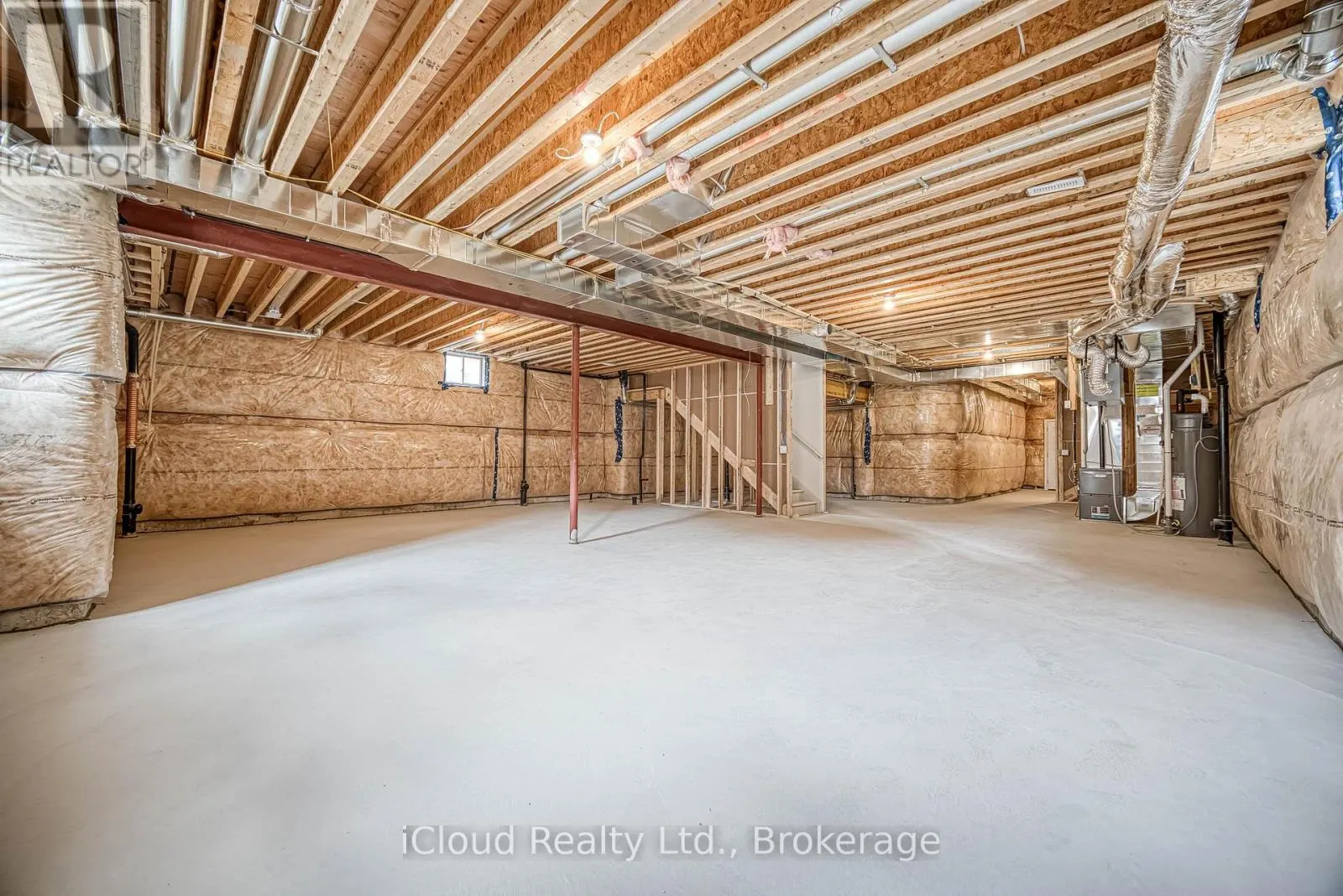 160 WINTHROP CRESCENT