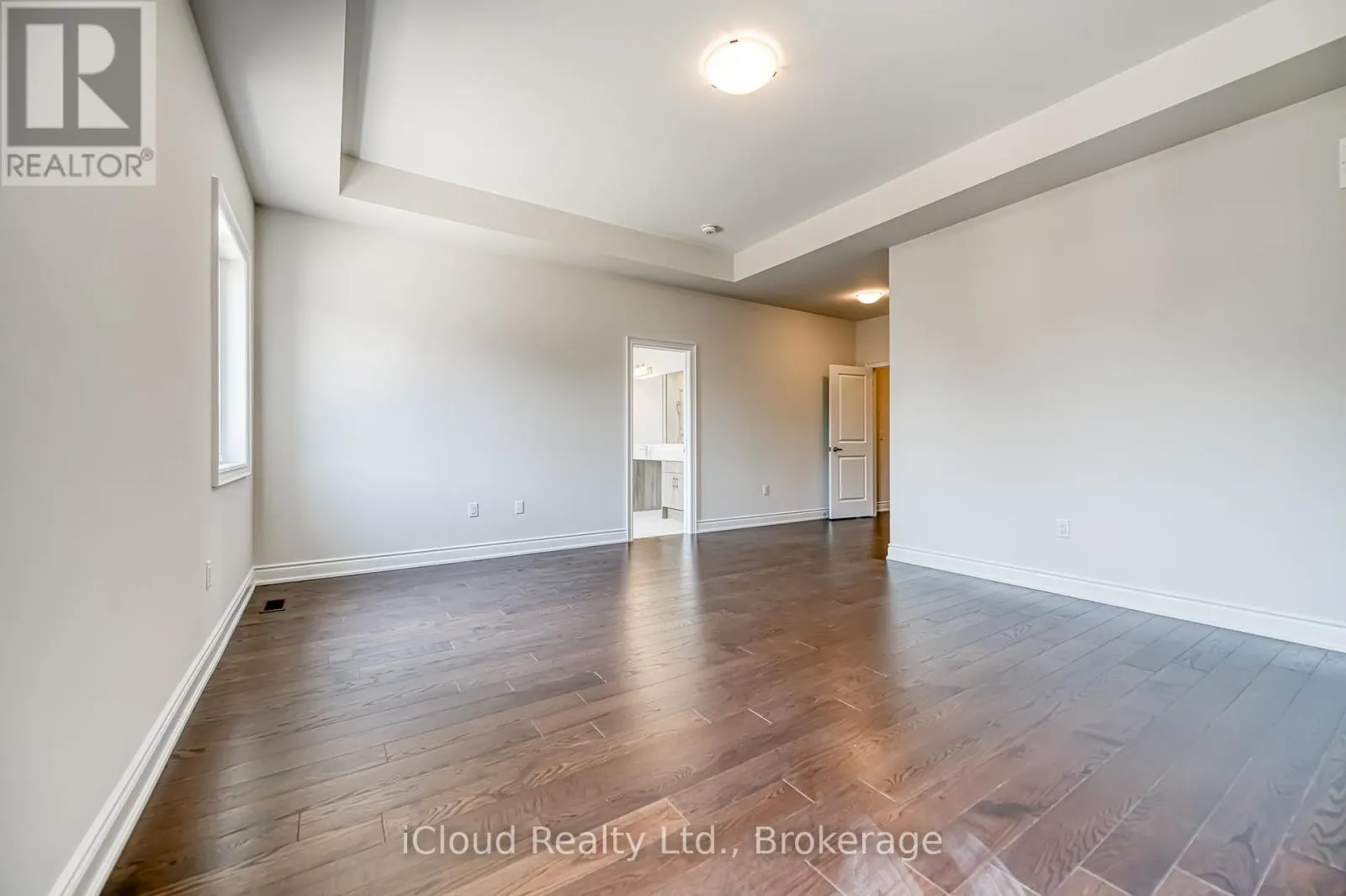 160 WINTHROP CRESCENT