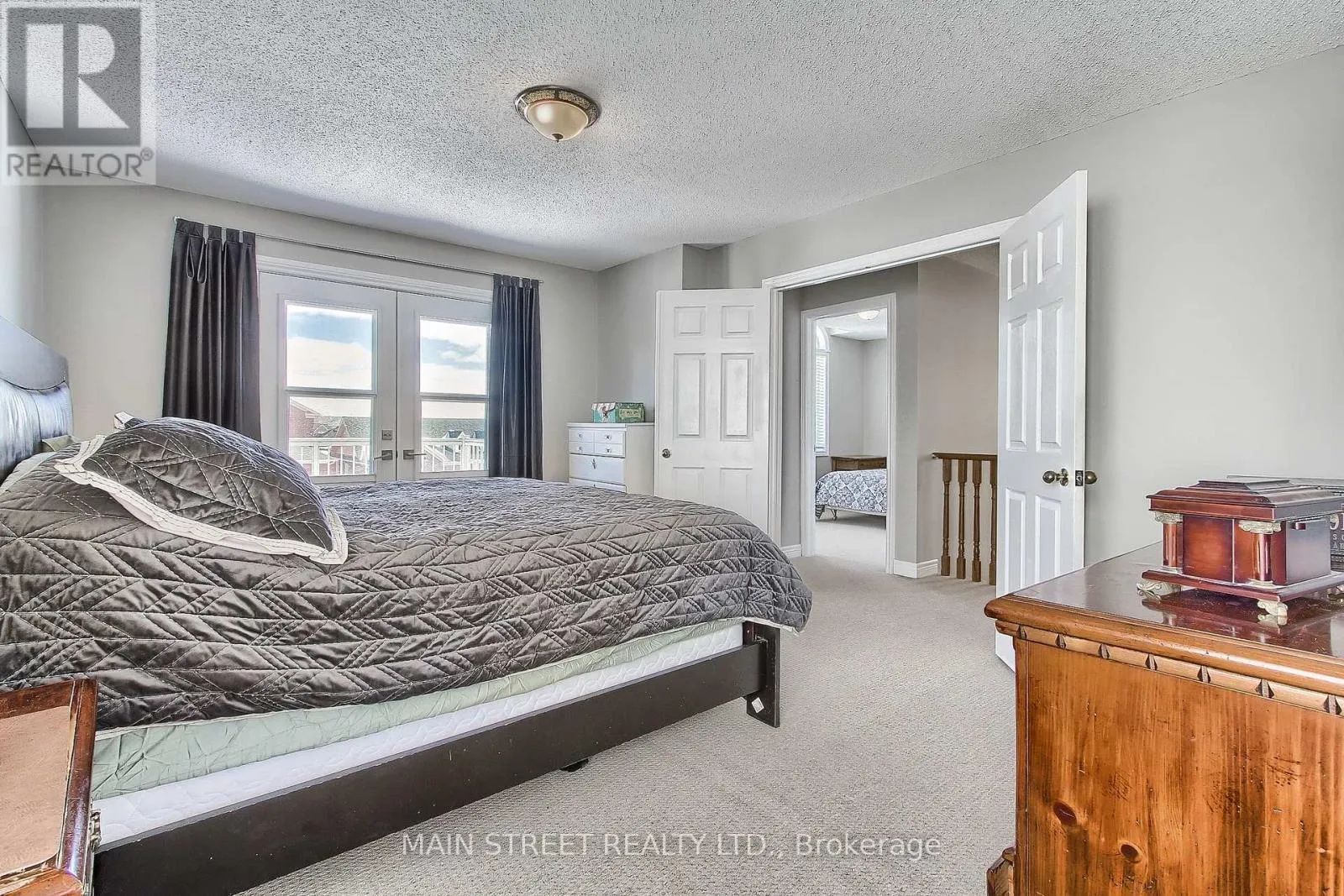 46 SILVERSTONE CRESCENT