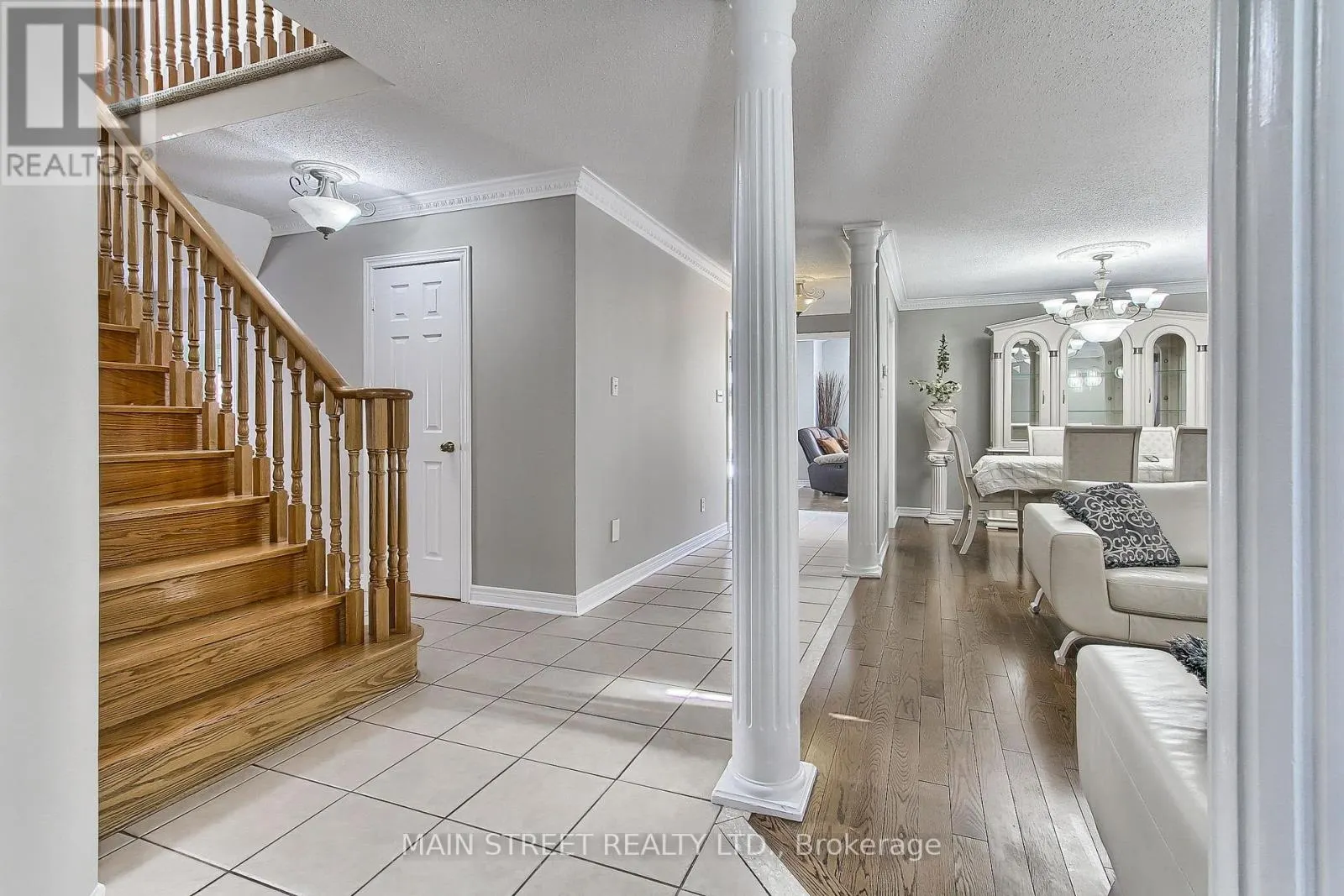 46 SILVERSTONE CRESCENT