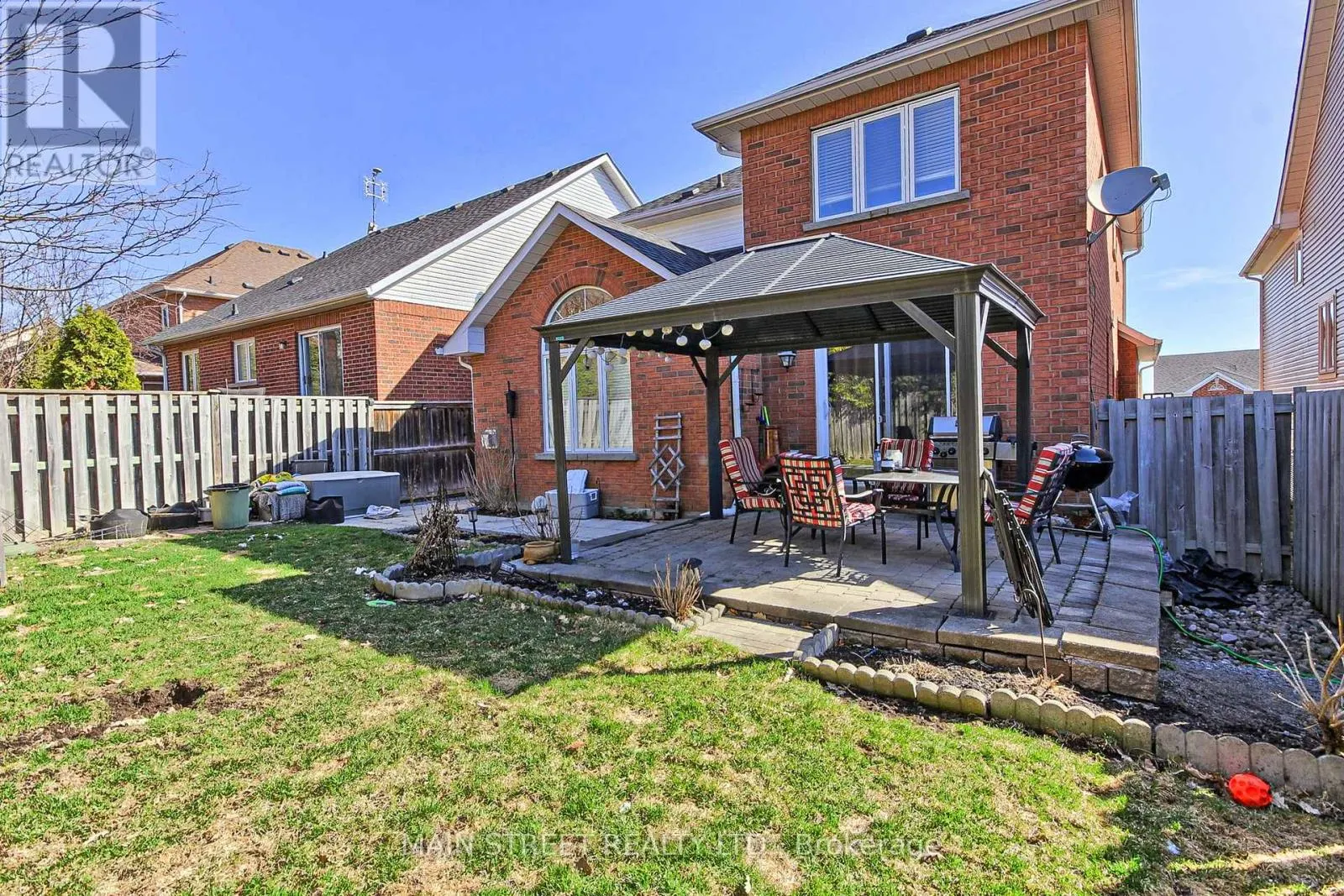 46 SILVERSTONE CRESCENT