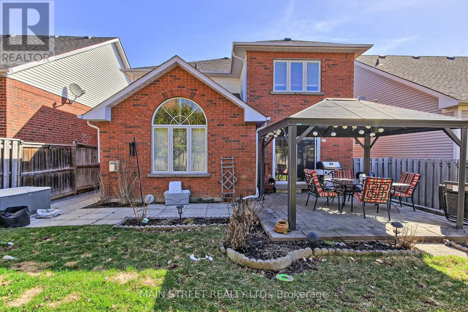 46 SILVERSTONE CRESCENT