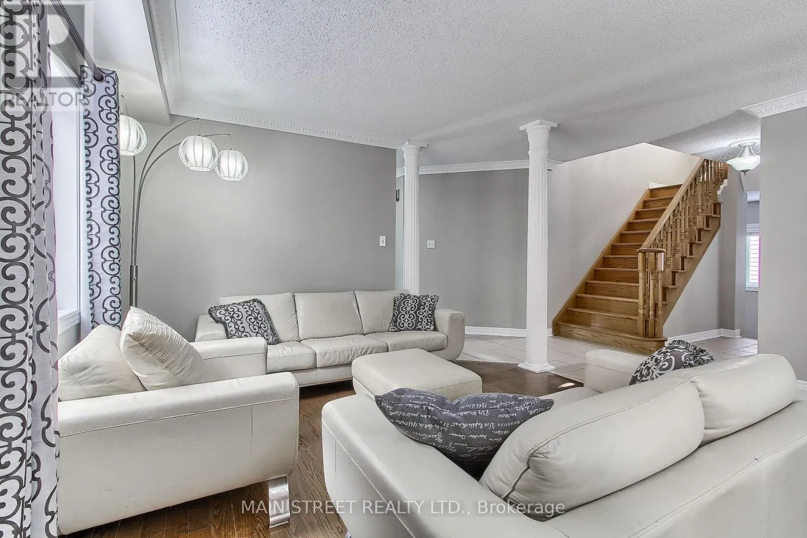 46 SILVERSTONE CRESCENT