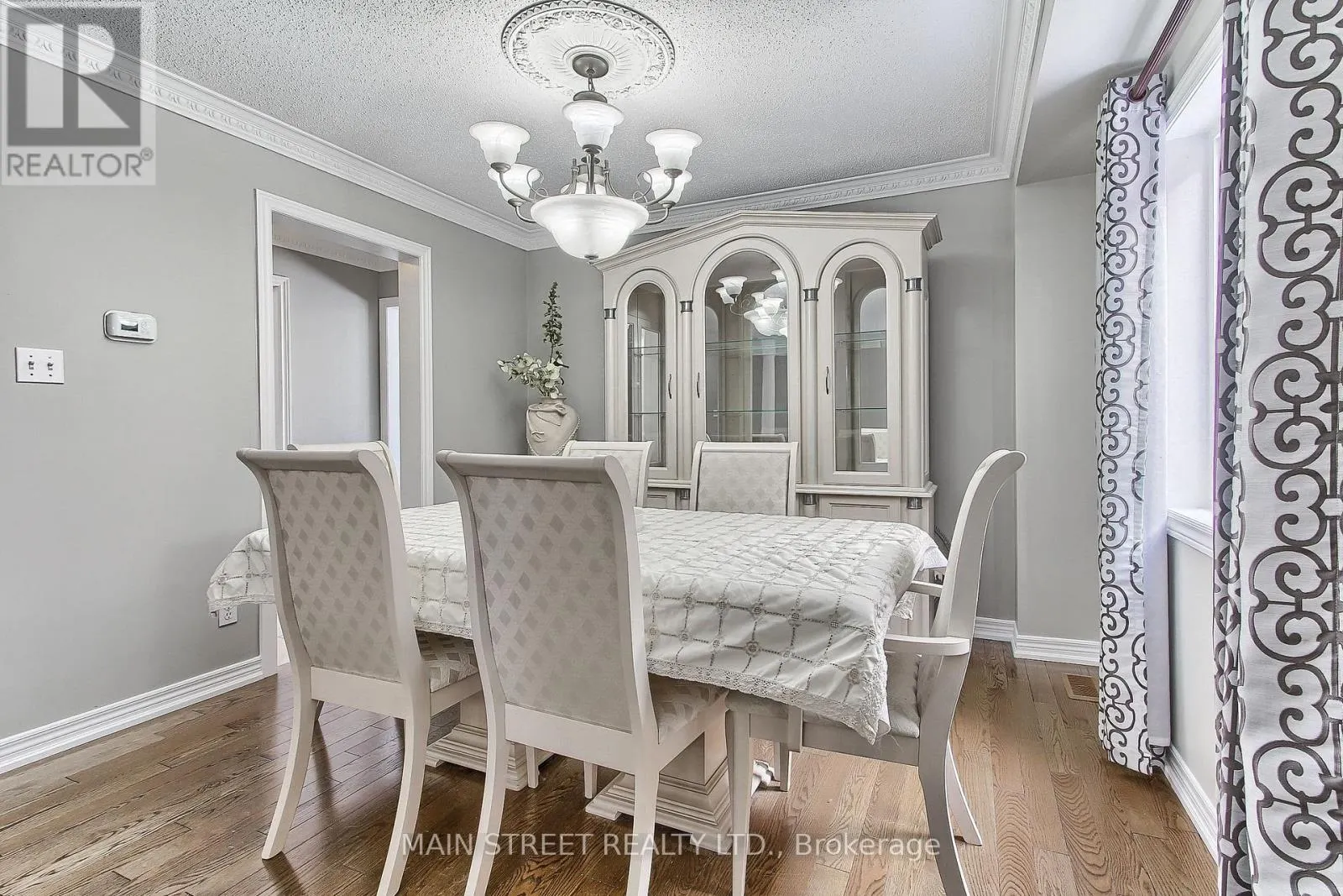 46 SILVERSTONE CRESCENT