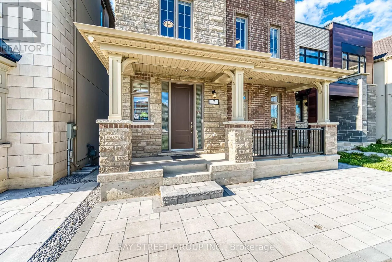 7 KOHN LANE