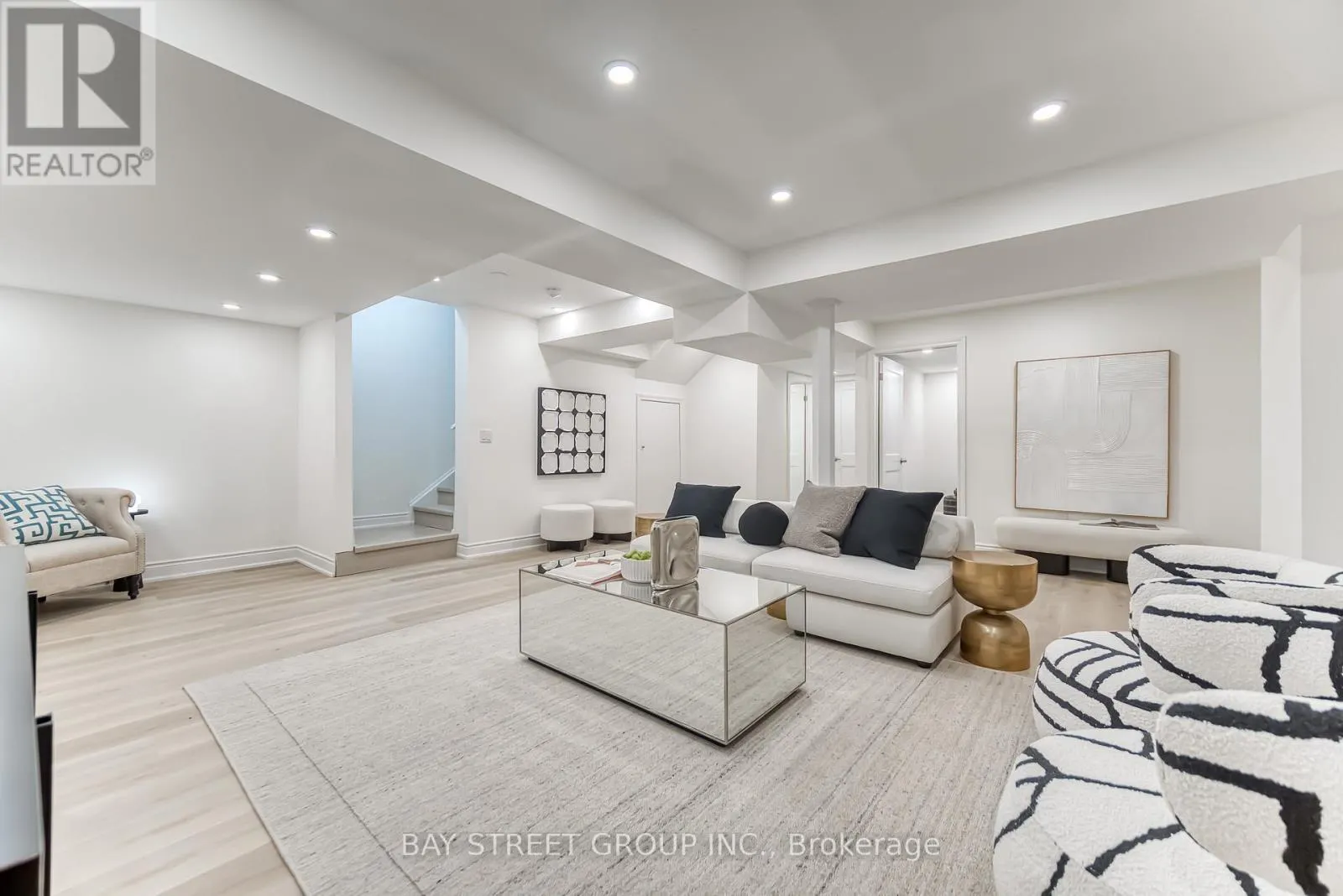 7 KOHN LANE