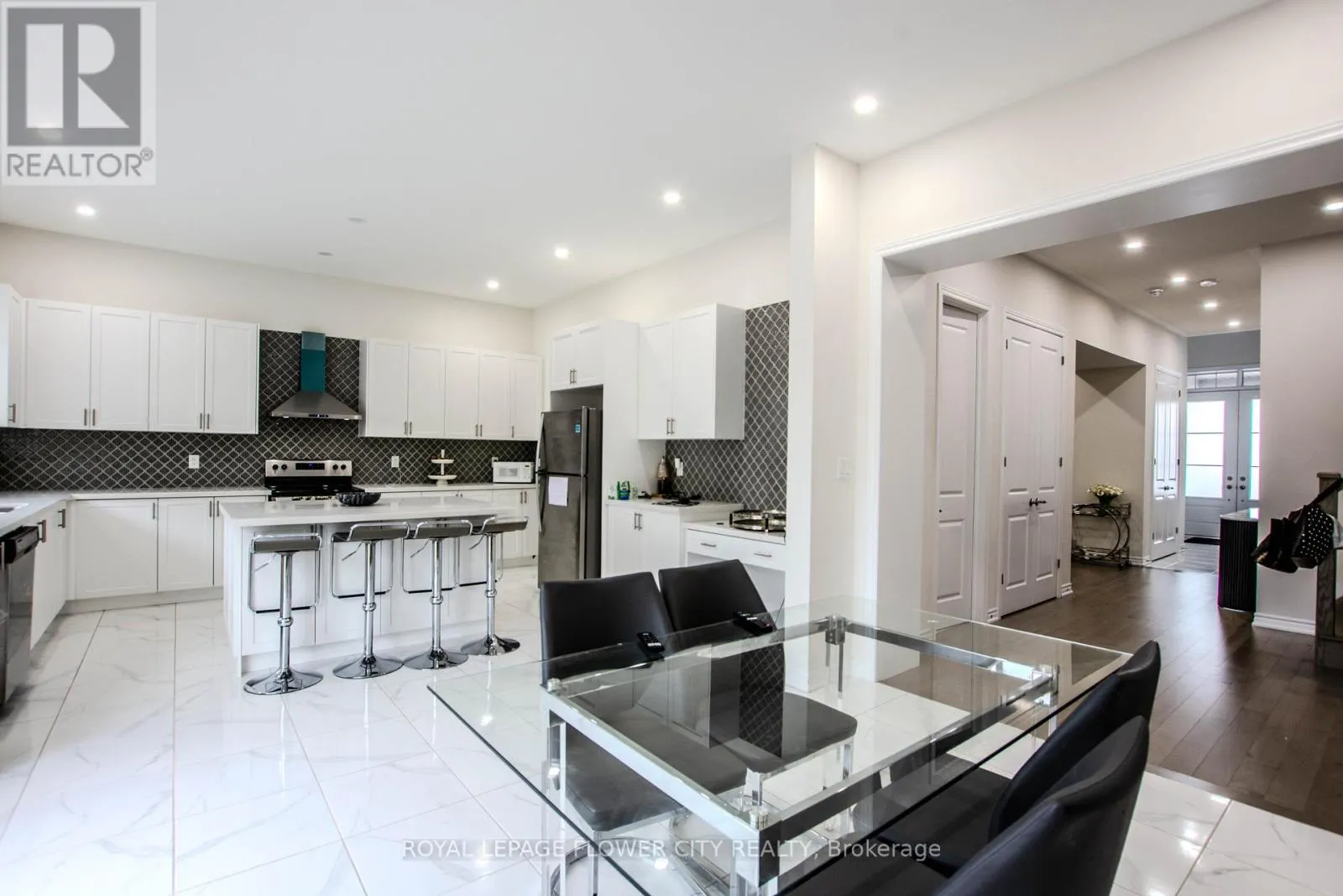 1114 WICKHAM ROAD SE