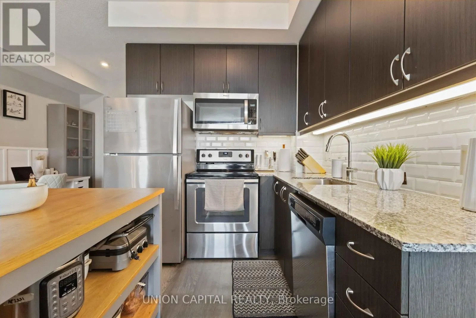 512 - 9560 MARKHAM ROAD