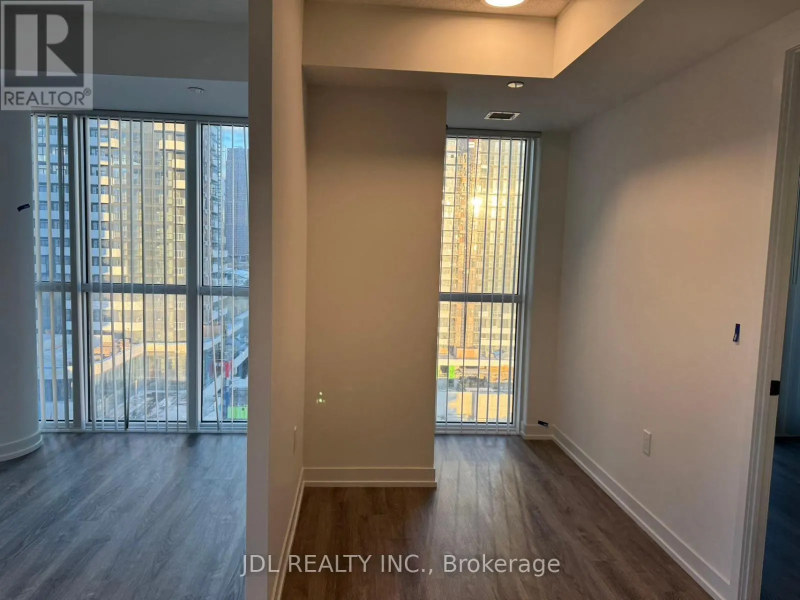 1215 - 195 COMMERCE STREET