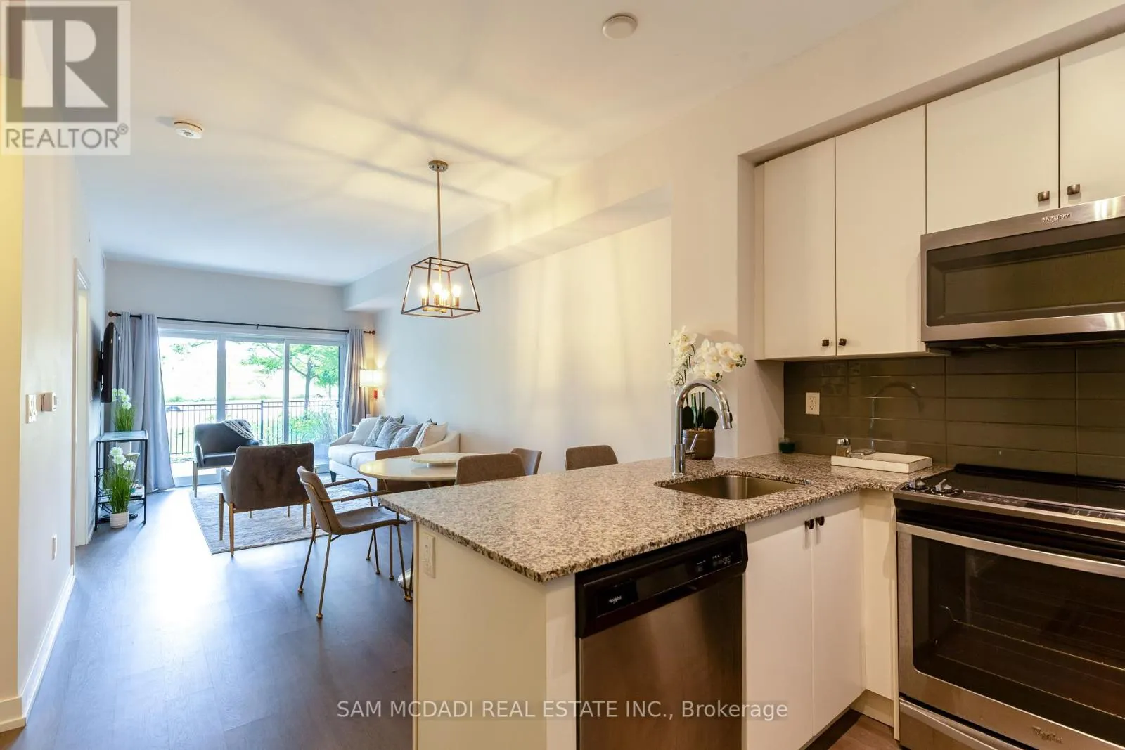 114 - 555 WILLIAM GRAHAM DRIVE