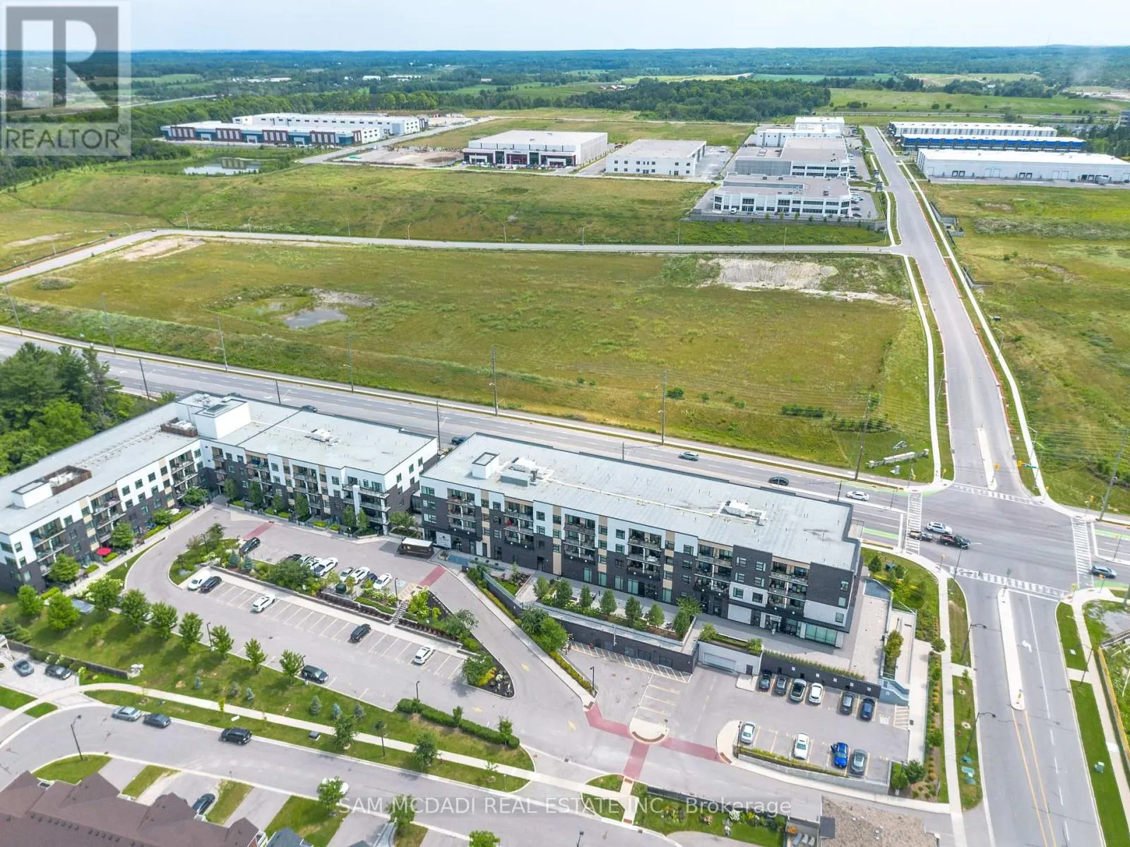 114 - 555 WILLIAM GRAHAM DRIVE