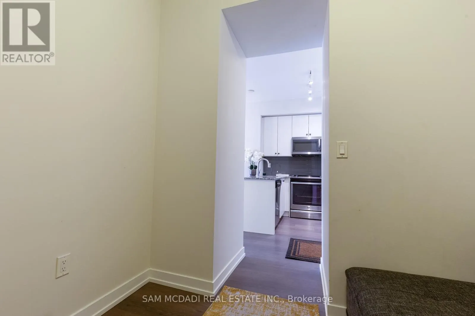 114 - 555 WILLIAM GRAHAM DRIVE
