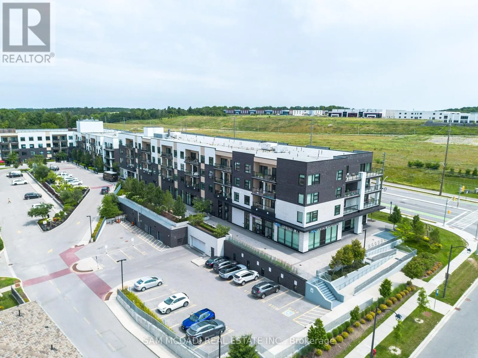 114 - 555 WILLIAM GRAHAM DRIVE