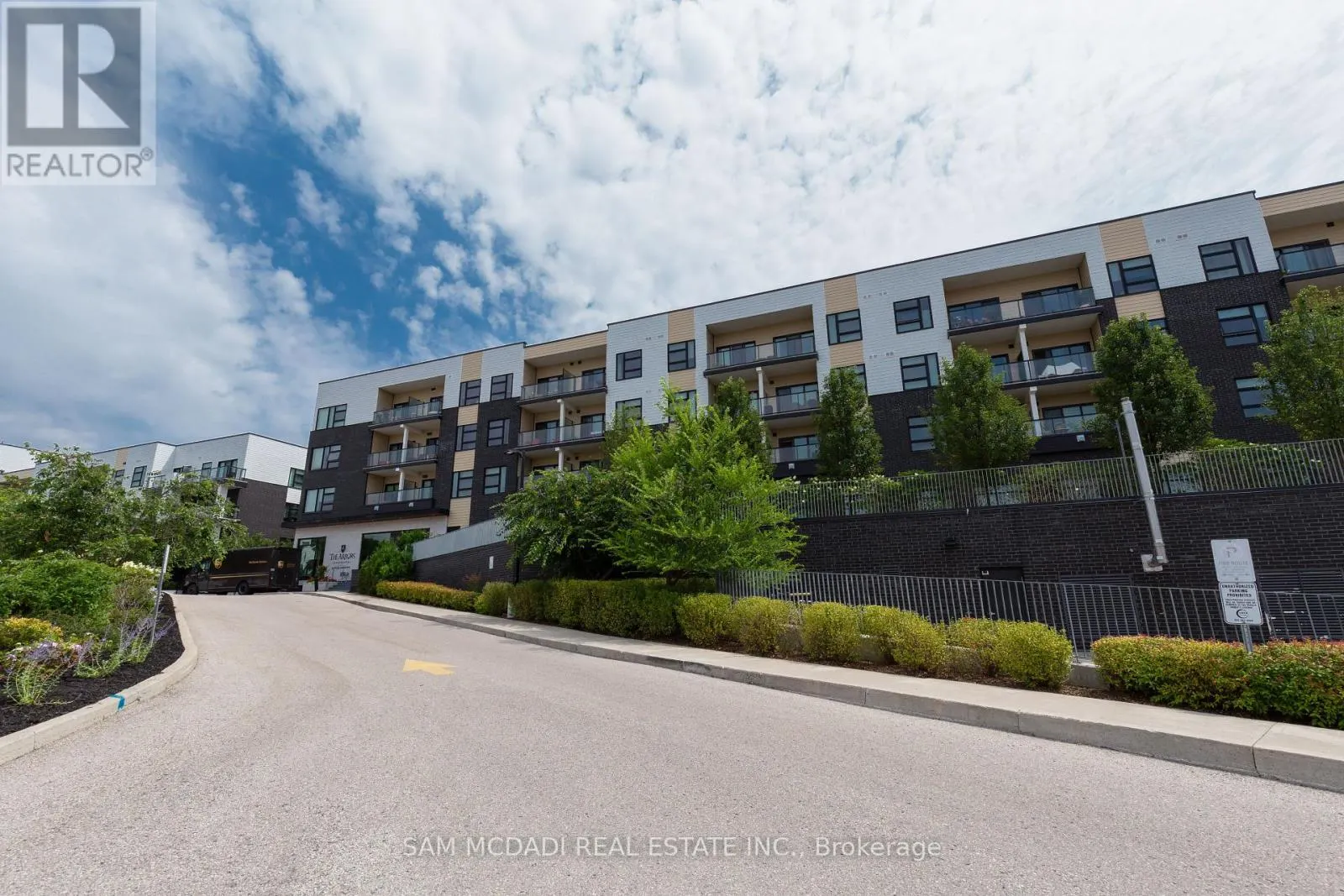 114 - 555 WILLIAM GRAHAM DRIVE
