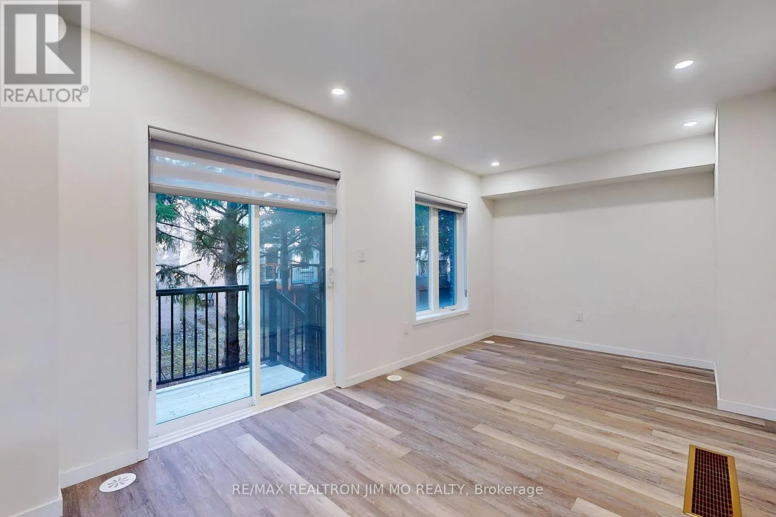 37 ARMILLO PLACE