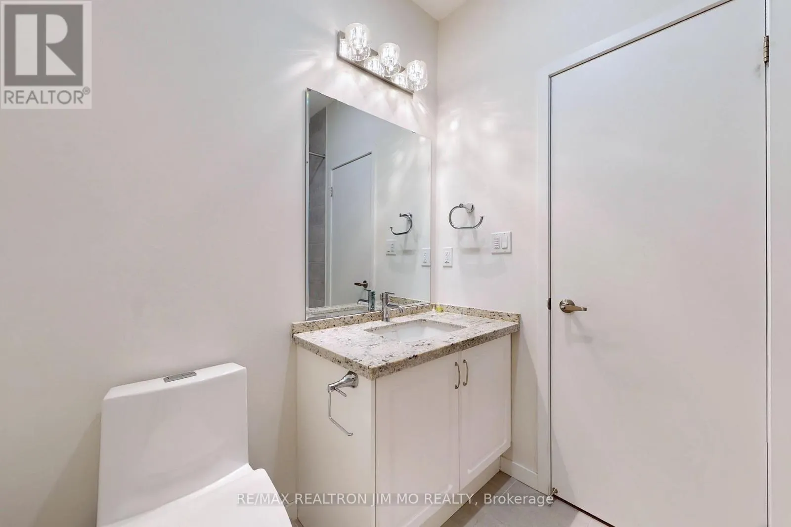 37 ARMILLO PLACE
