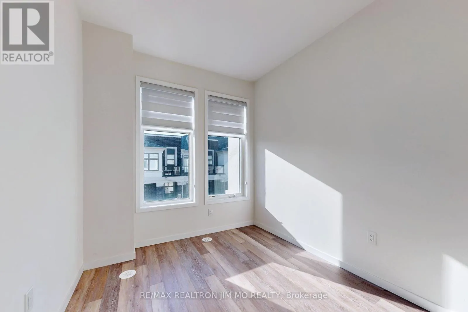 37 ARMILLO PLACE