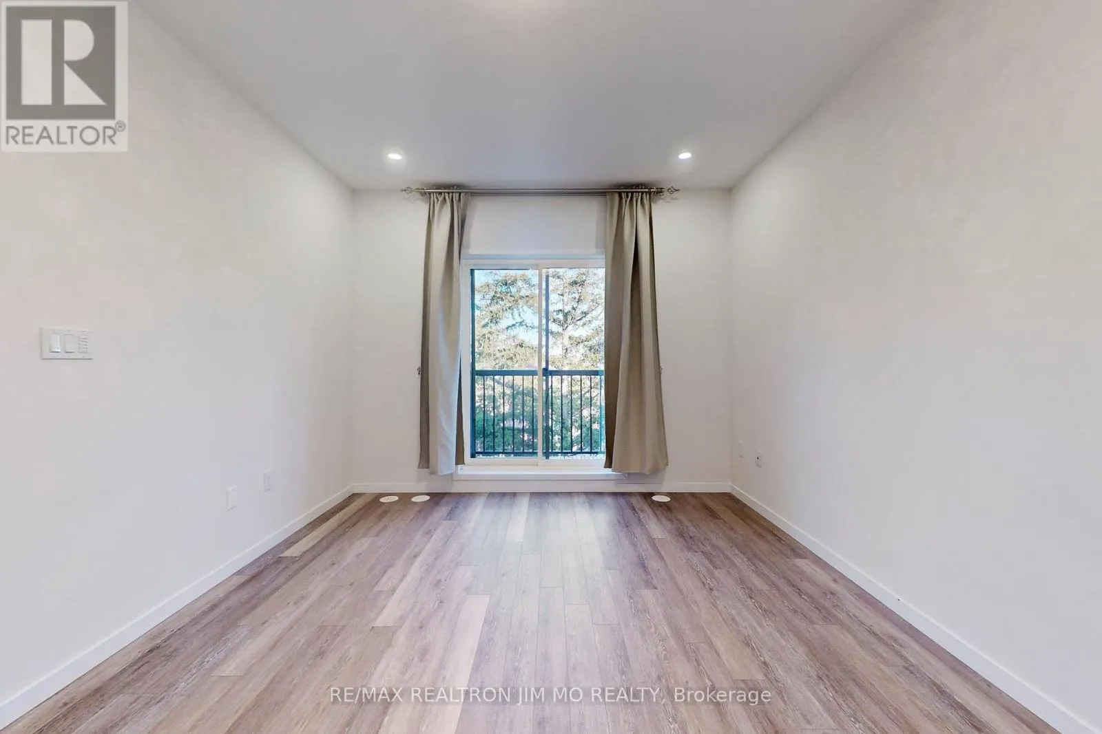 37 ARMILLO PLACE