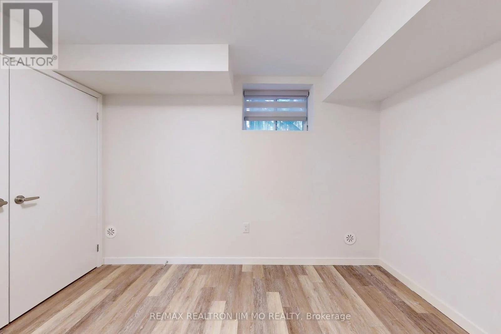 37 ARMILLO PLACE
