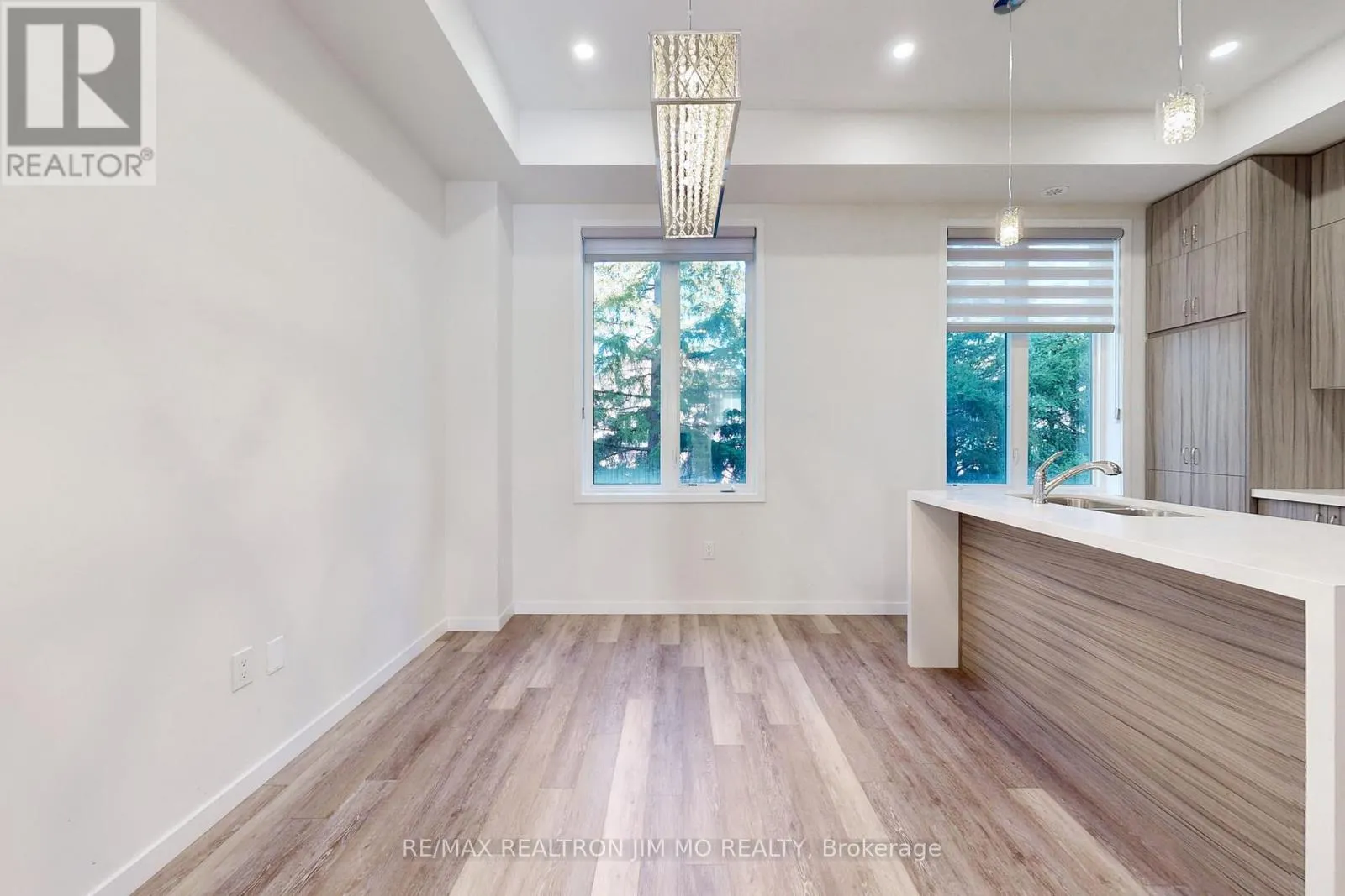 37 ARMILLO PLACE