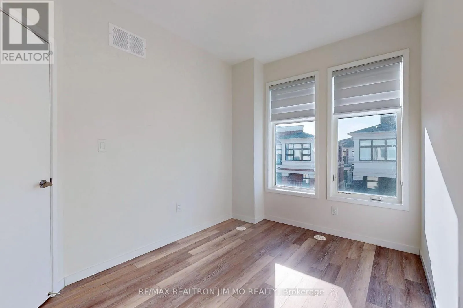 37 ARMILLO PLACE