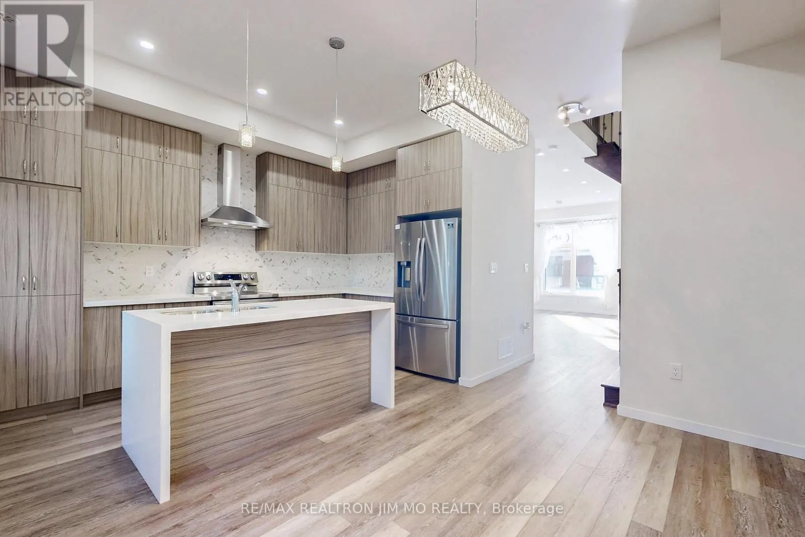 37 ARMILLO PLACE