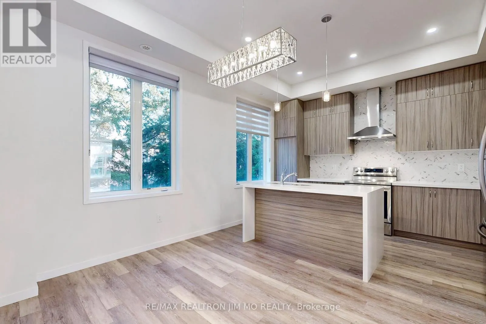 37 ARMILLO PLACE