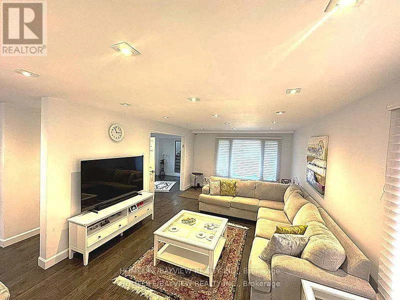 23 HOLM CRESCENT