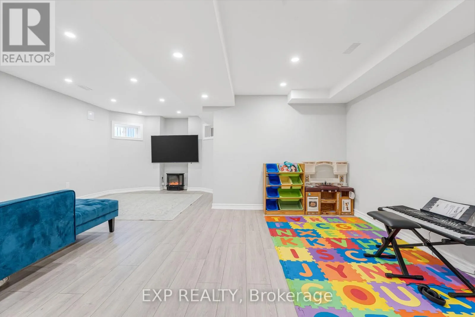 4 SEIFFER CRESCENT