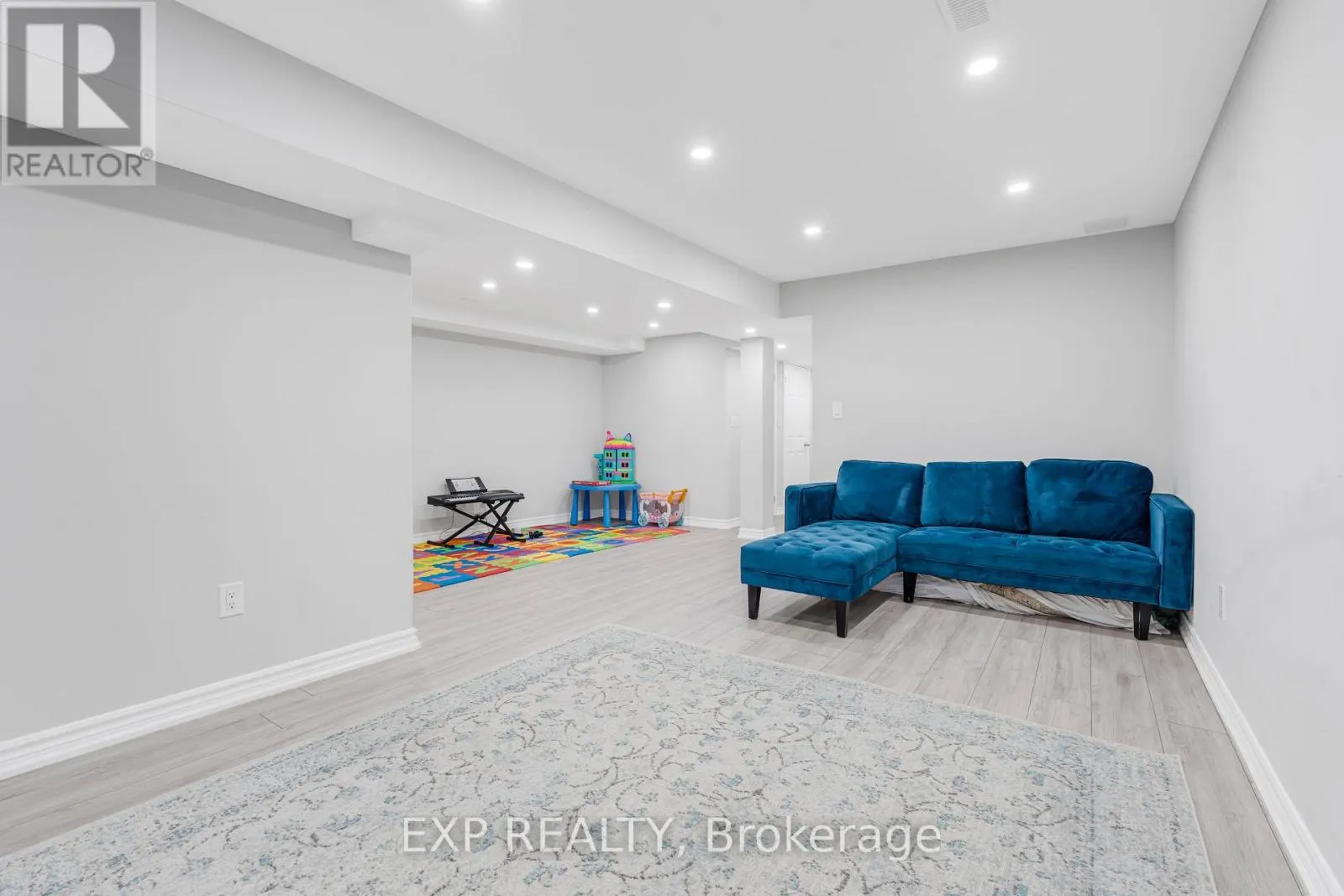 4 SEIFFER CRESCENT