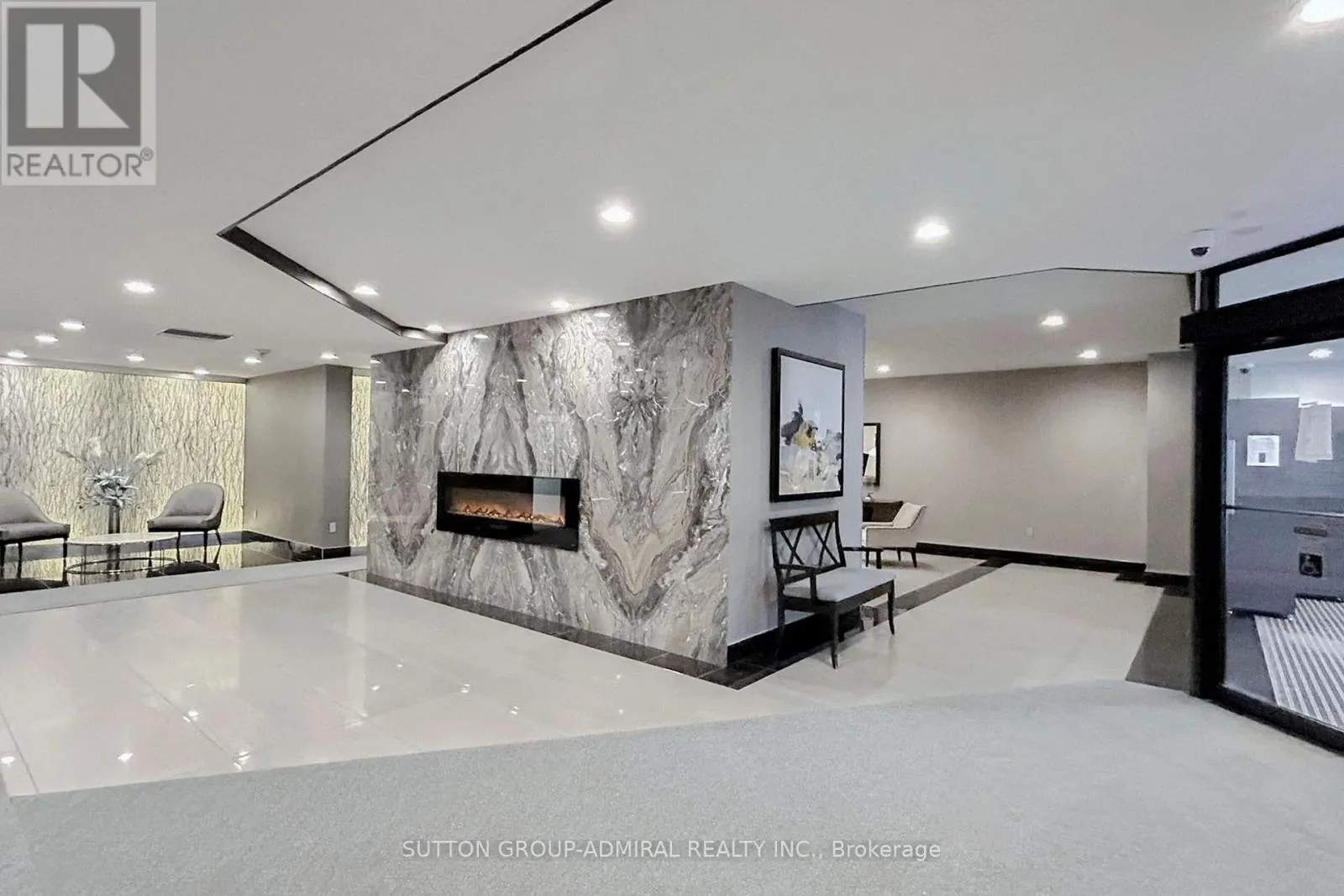 901 - 7601 BATHURST STREET