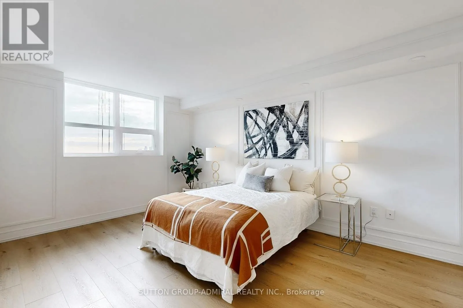901 - 7601 BATHURST STREET