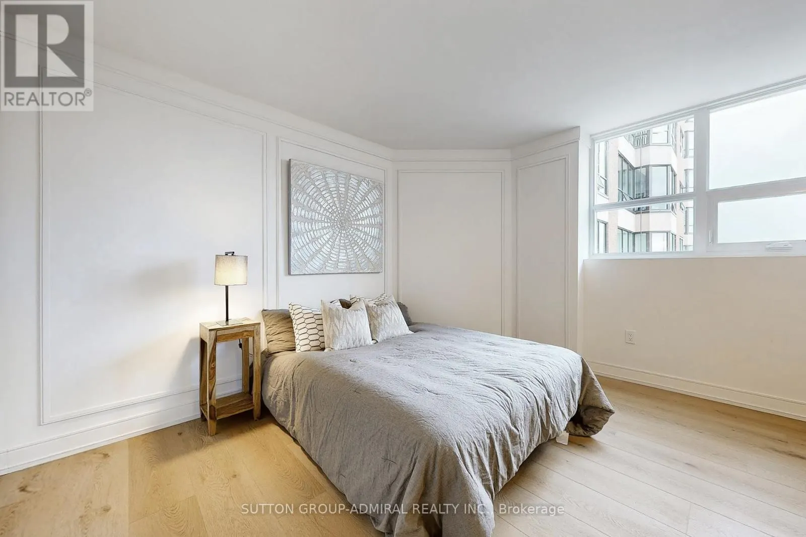 901 - 7601 BATHURST STREET
