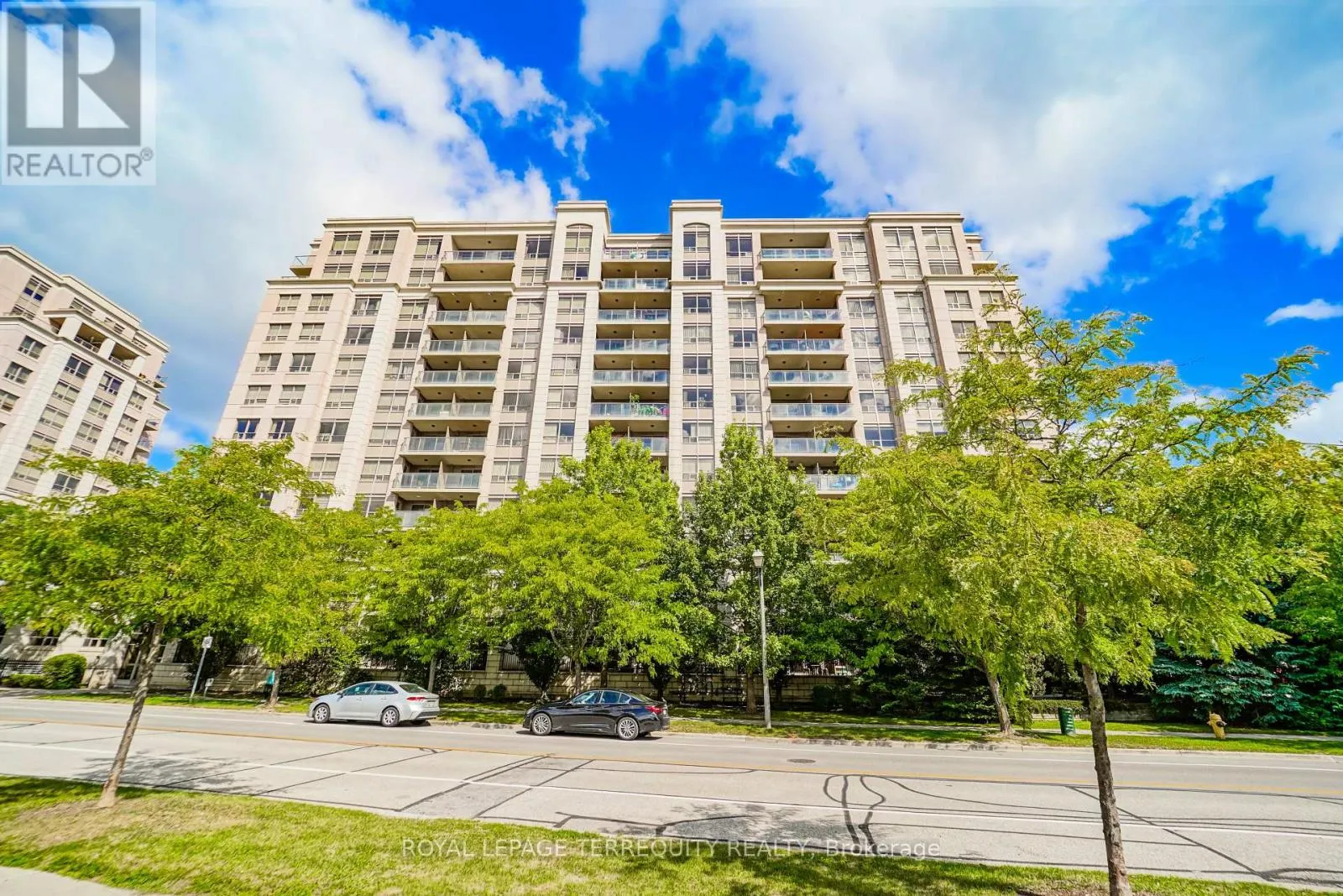 1011 - 39 GALLERIA PARKWAY
