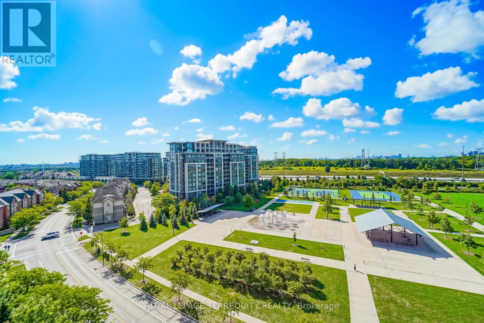 1011 - 39 GALLERIA PARKWAY
