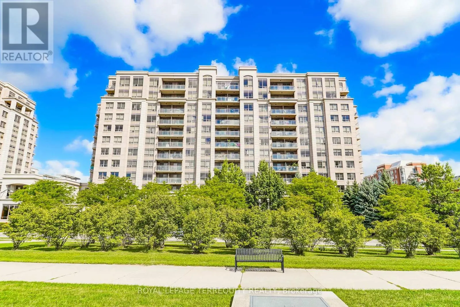 1011 - 39 GALLERIA PARKWAY