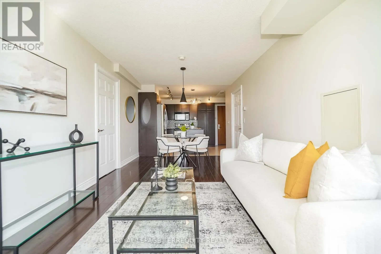 1011 - 39 GALLERIA PARKWAY
