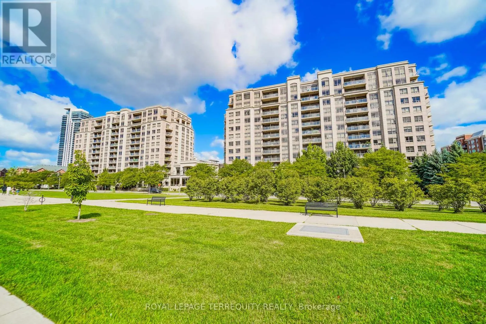 1011 - 39 GALLERIA PARKWAY