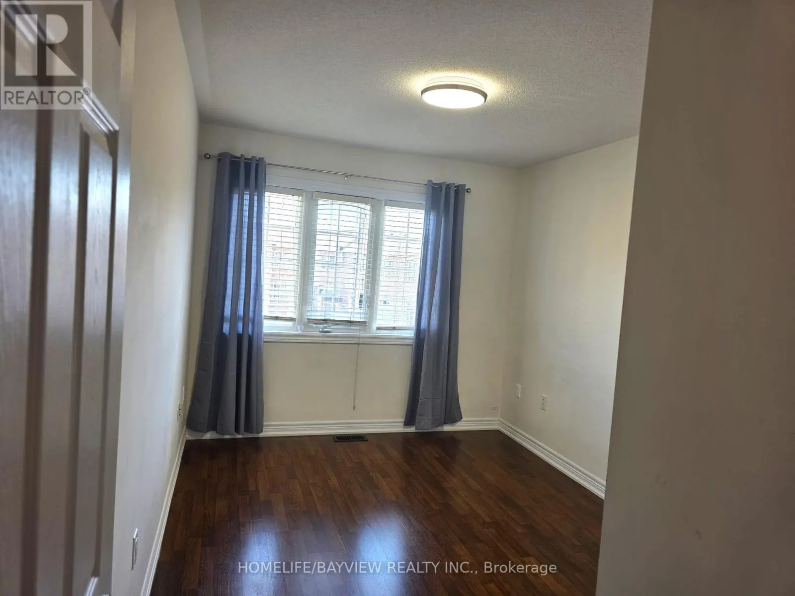 38 - 151 SILVERWOOD AVENUE