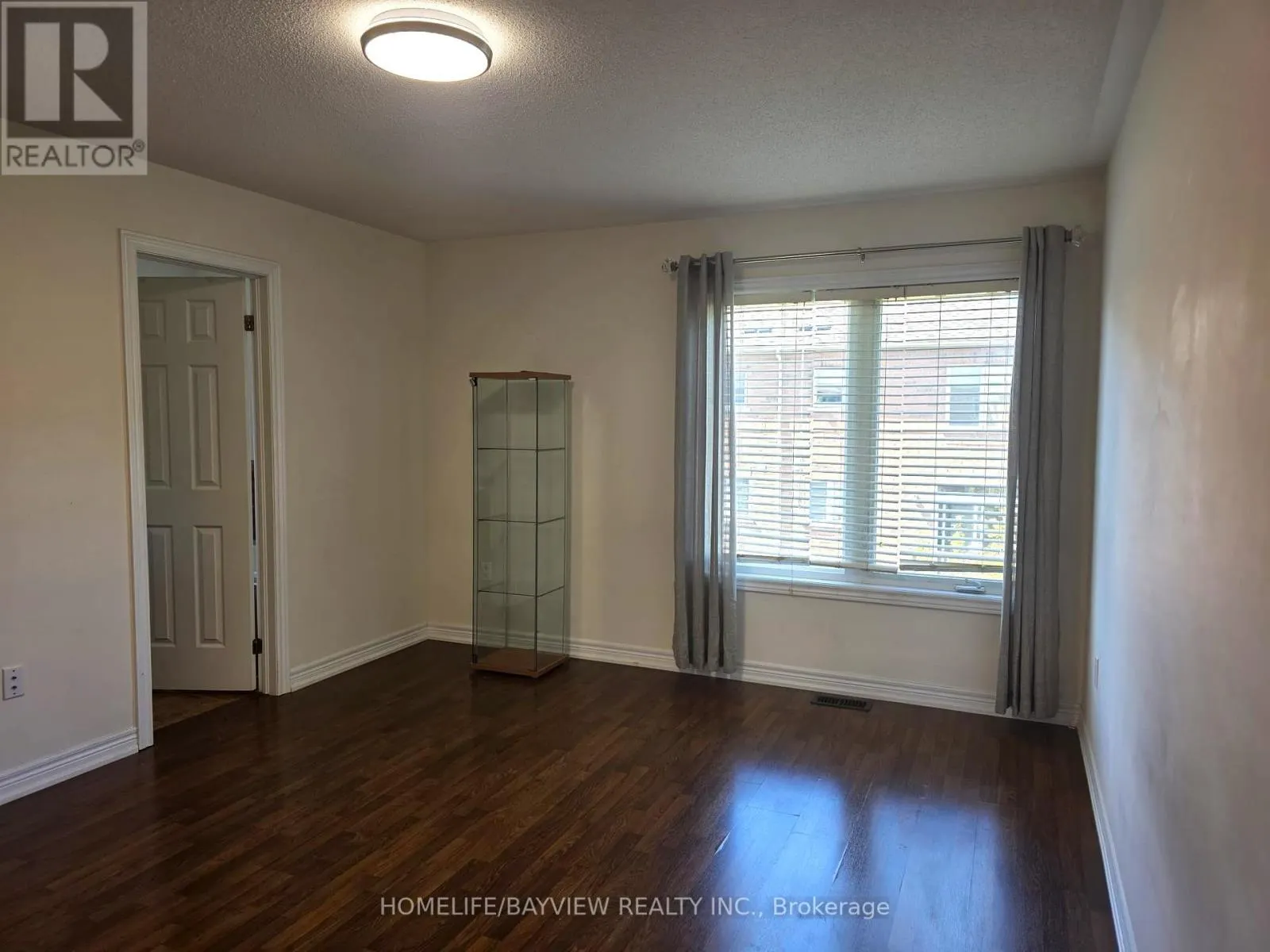 38 - 151 SILVERWOOD AVENUE