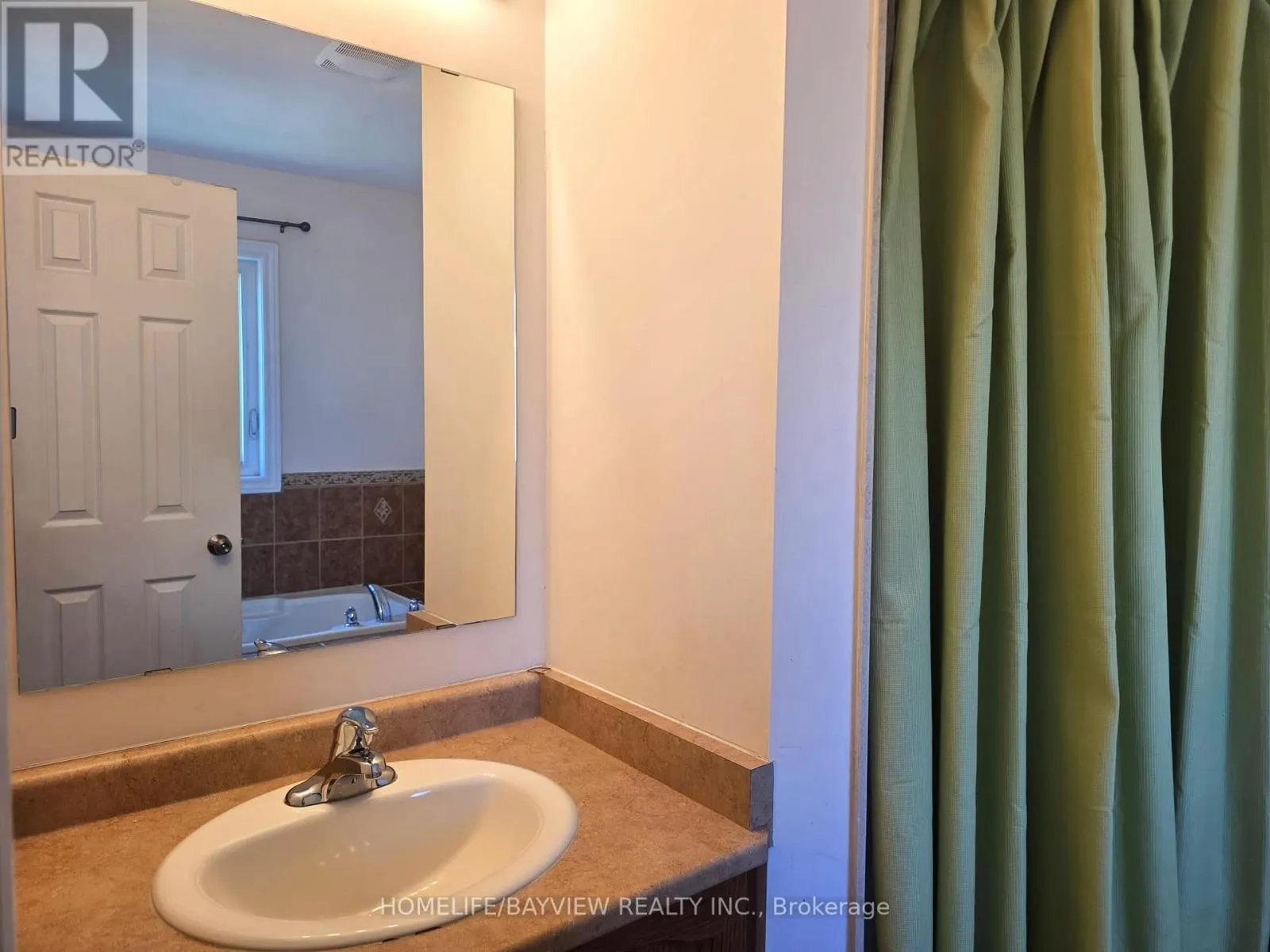 38 - 151 SILVERWOOD AVENUE