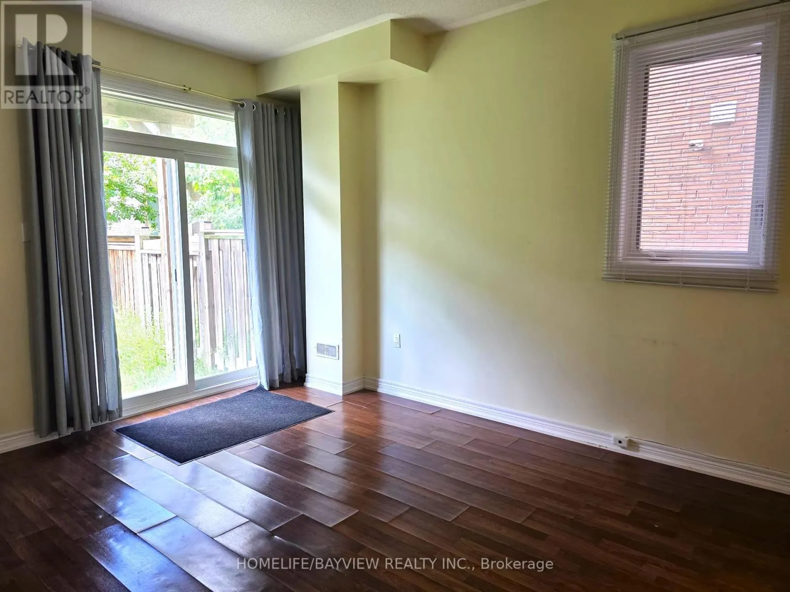 38 - 151 SILVERWOOD AVENUE