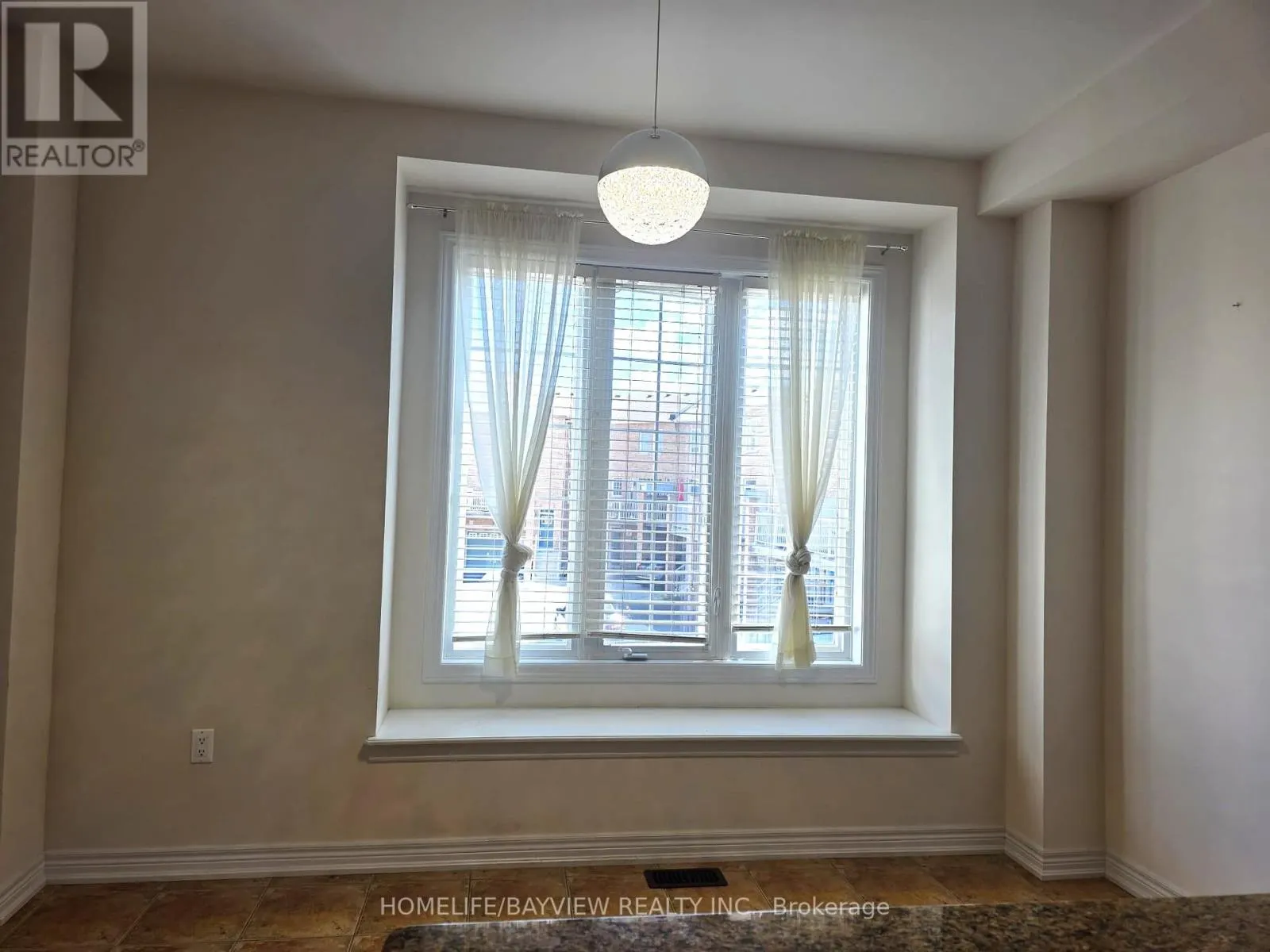 38 - 151 SILVERWOOD AVENUE