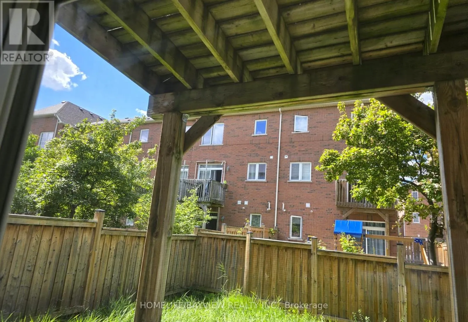 38 - 151 SILVERWOOD AVENUE