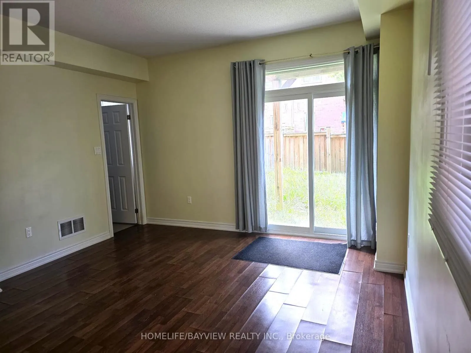 38 - 151 SILVERWOOD AVENUE