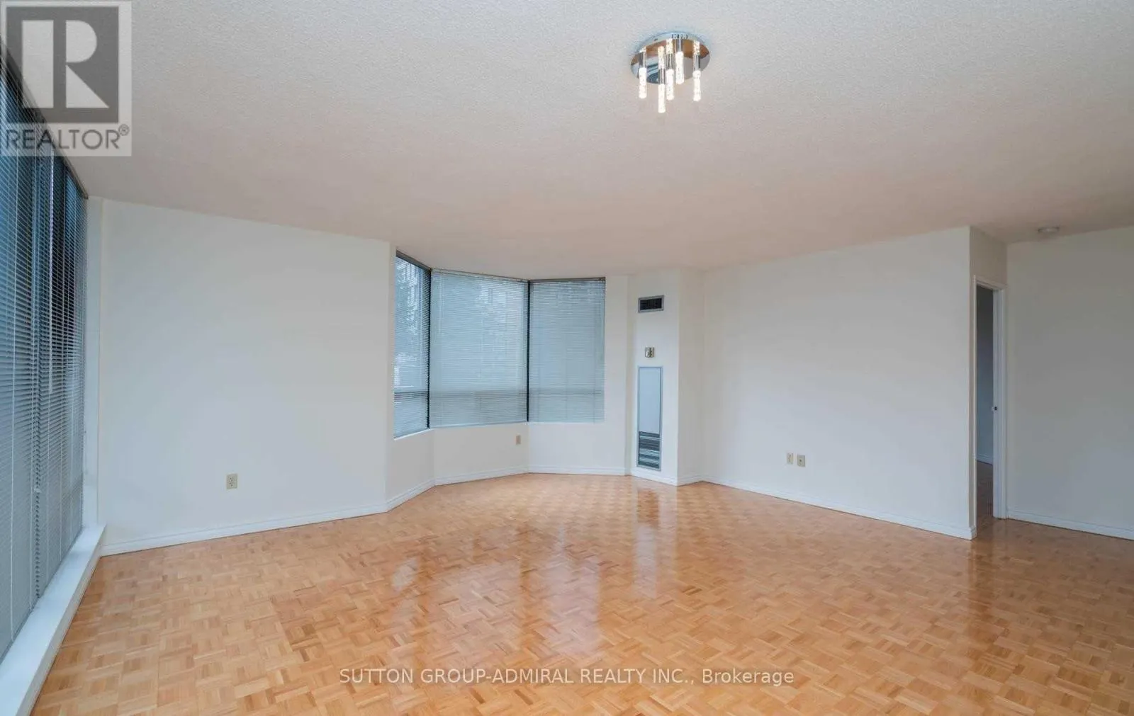 102 - 7460 BATHURST STREET