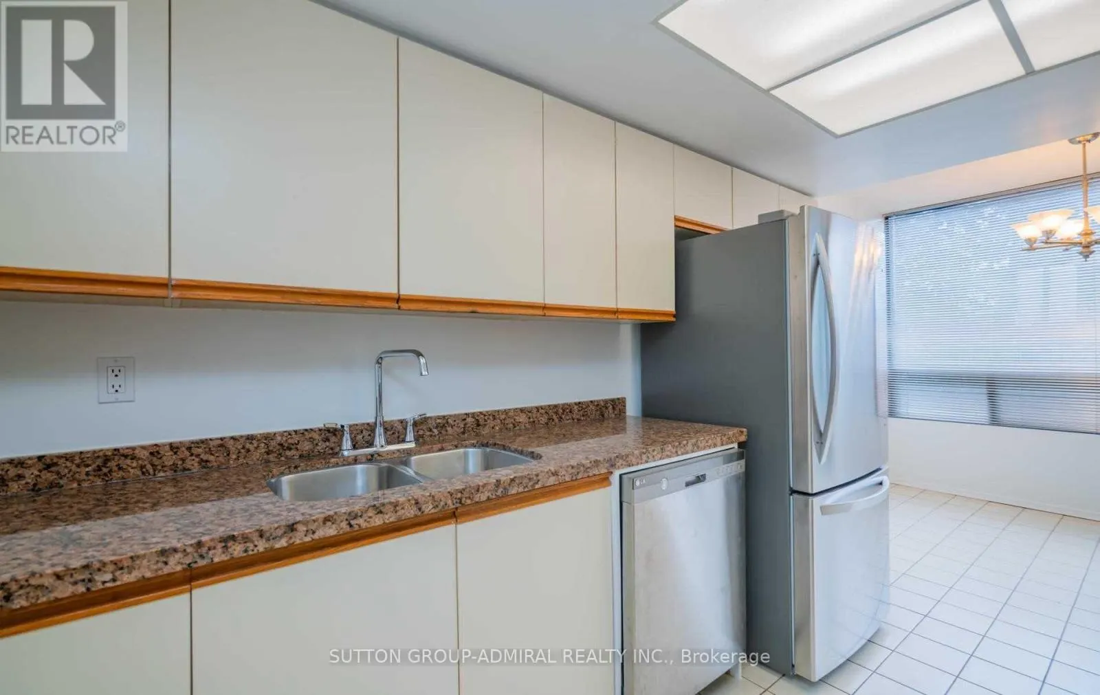 102 - 7460 BATHURST STREET